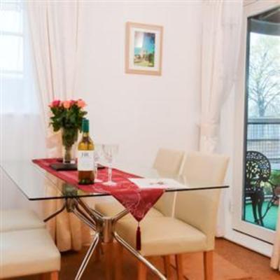 фото отеля Wharton Lock Apartment Chester