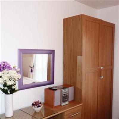 фото отеля Wharton Lock Apartment Chester