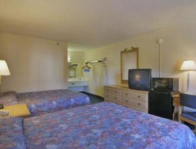 фото отеля Howard Johnson Express Staunton
