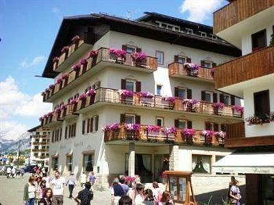 фото отеля Hotel Aquila Cortina d'Ampezzo