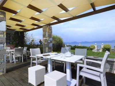 фото отеля Aeolis Luxury Apartments & Studios Gera (Greece)
