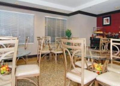фото отеля Quality Inn Lafayette