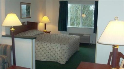 фото отеля GuestHouse Inn & Suites Kelso