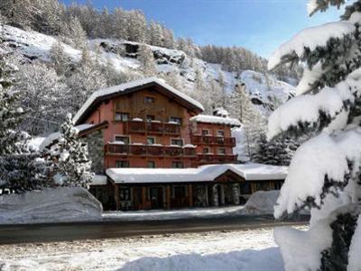 фото отеля Hotel Les Rochers Valtournenche