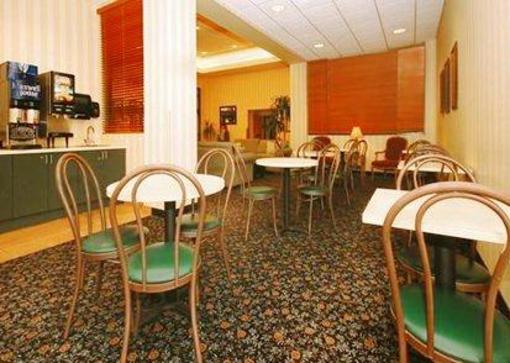 фото отеля Sleep Inn Lake Wright