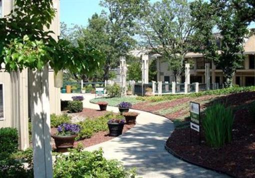 фото отеля Ashland Hills Hotel