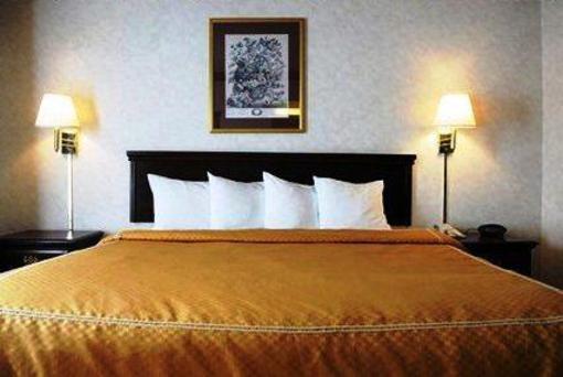 фото отеля Quality Suites Airport Kansas City