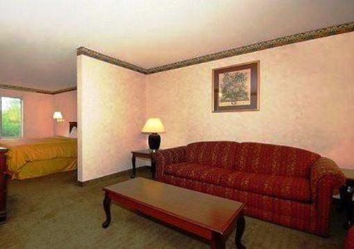 фото отеля Quality Suites Airport Kansas City