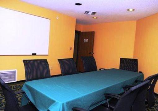 фото отеля Quality Suites Airport Kansas City