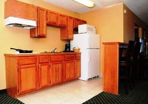 фото отеля Quality Suites Airport Kansas City