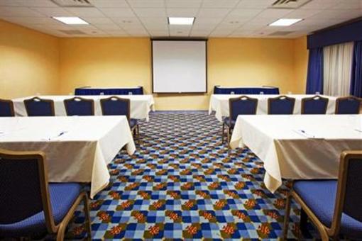 фото отеля Holiday Inn Express Buffalo Airport