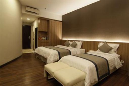 фото отеля Hotel 61 Medan
