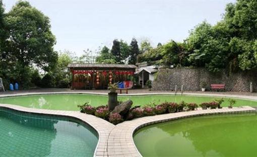 фото отеля Emei Heavenage Hot Spring Holiday Villa Emeishan