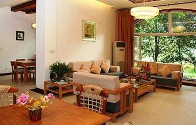 фото отеля Emei Heavenage Hot Spring Holiday Villa Emeishan