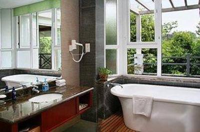 фото отеля Emei Heavenage Hot Spring Holiday Villa Emeishan