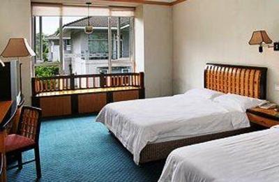фото отеля Emei Heavenage Hot Spring Holiday Villa Emeishan