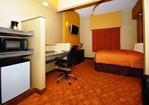 фото отеля Comfort Suites Perrysburg