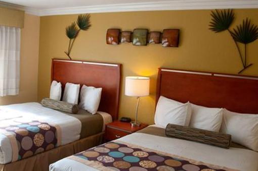 фото отеля Deer Haven Inn & Suites