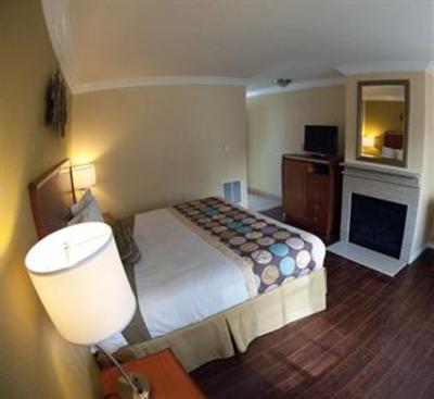 фото отеля Deer Haven Inn & Suites