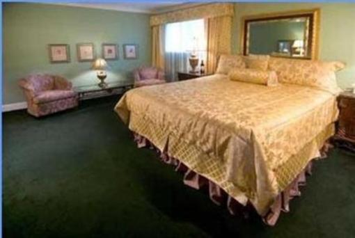 фото отеля Deer Haven Inn & Suites
