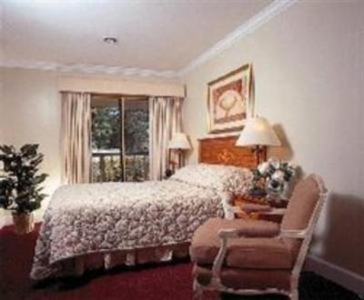 фото отеля Deer Haven Inn & Suites