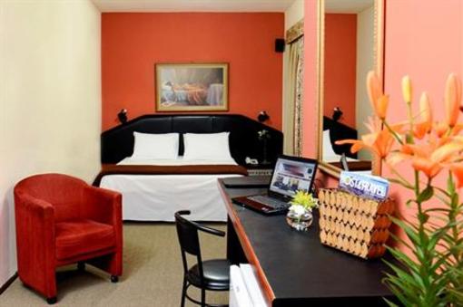 фото отеля Castel Plaza Hotel