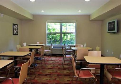 фото отеля Towneplace Suites East Lansing