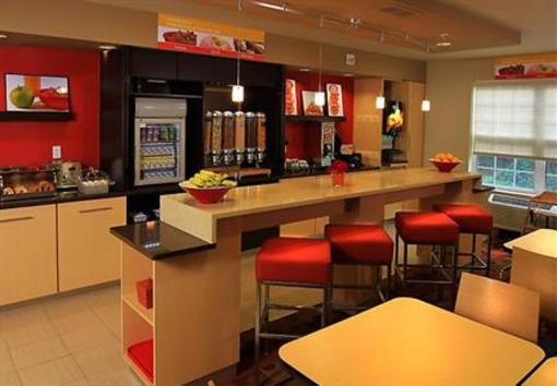фото отеля Towneplace Suites East Lansing