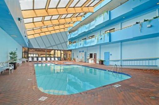 фото отеля BEST WESTERN Lakefront Hotel