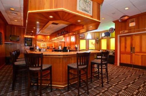 фото отеля BEST WESTERN Lakefront Hotel
