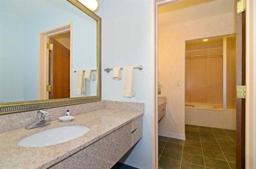 фото отеля BEST WESTERN Lakefront Hotel