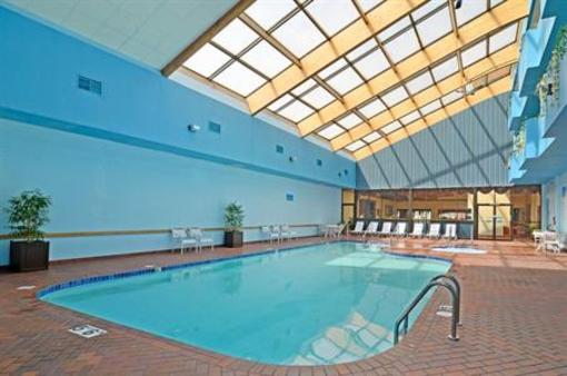 фото отеля BEST WESTERN Lakefront Hotel