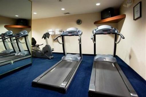 фото отеля Holiday Inn Express Hotel & Suites Hill City