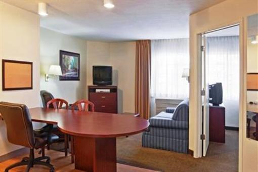 фото отеля Candlewood Suites - Detroit Ann Arbor