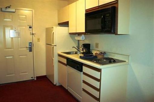фото отеля Candlewood Suites - Detroit Ann Arbor