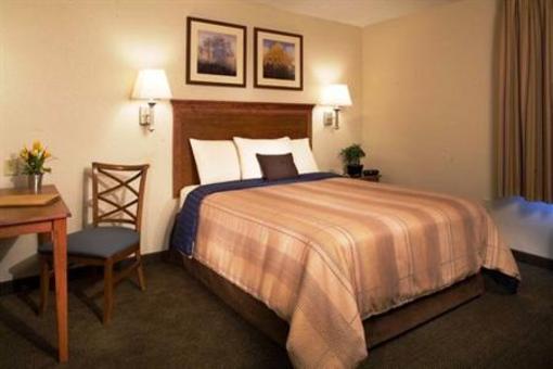 фото отеля Candlewood Suites - Detroit Ann Arbor