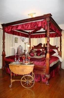 фото отеля Alla's Historical Bed & Breakfast Spa And Cabana