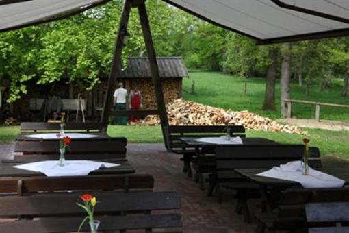 фото отеля Hotel Hof Tütsberg Schneverdingen