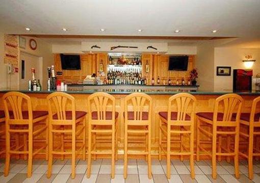фото отеля Comfort Inn and Suites Colonial