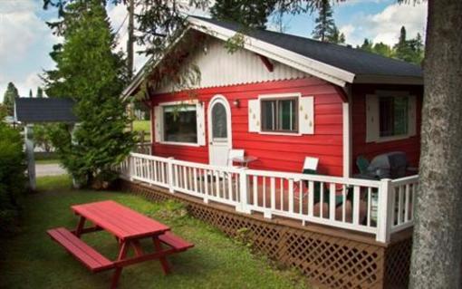 фото отеля Chalets Le Village Suisse