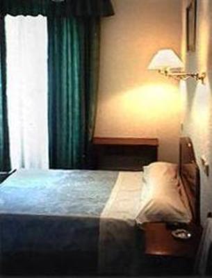 фото отеля Hostal Rivera Atocha
