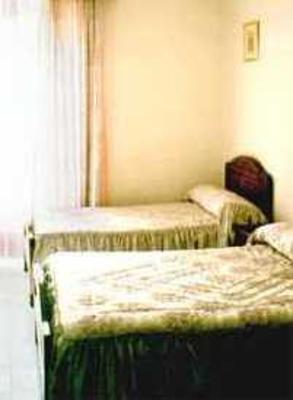 фото отеля Hostal Rivera Atocha