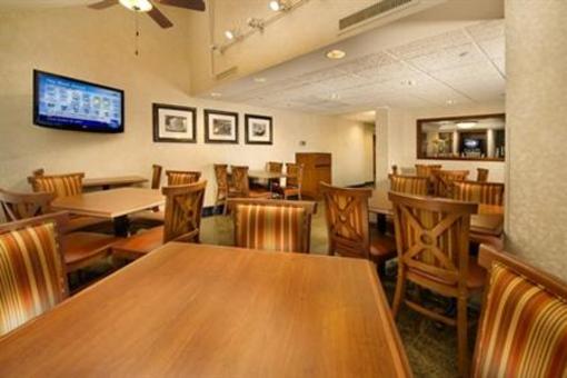 фото отеля Drury Inn & Suites Westport-St. Louis