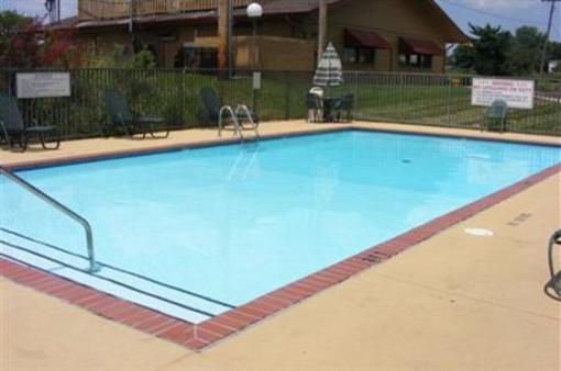 фото отеля Drury Inn & Suites Westport-St. Louis