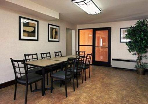 фото отеля Quality Inn & Suites N Black Canyon Hwy