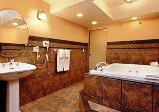фото отеля Quality Inn & Suites N Black Canyon Hwy