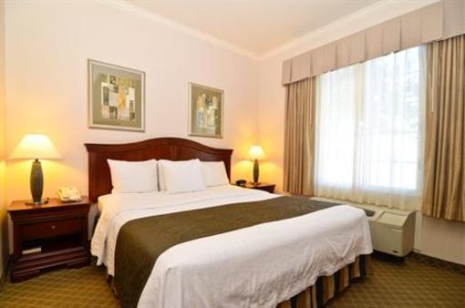 фото отеля Best Western Desert Inn West Yellowstone
