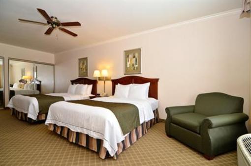 фото отеля Best Western Desert Inn West Yellowstone