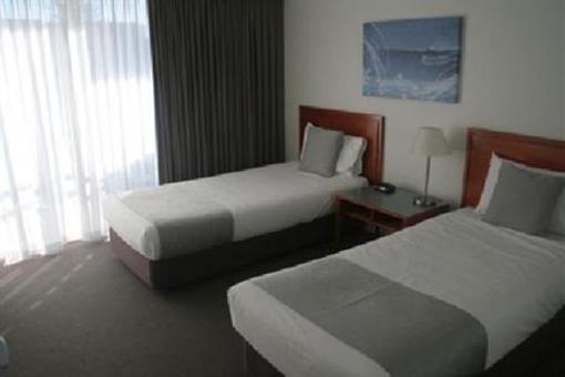 фото отеля Wyndham Vacation Resorts Asia Pacific Kirra Beach
