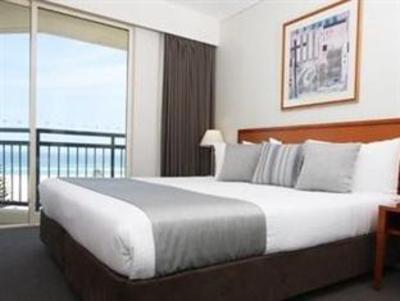 фото отеля Wyndham Vacation Resorts Asia Pacific Kirra Beach